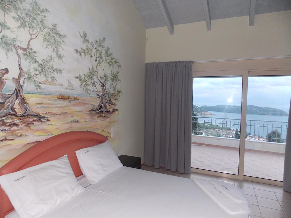 Hotel Theasis Paralia Sergoulas Quarto foto