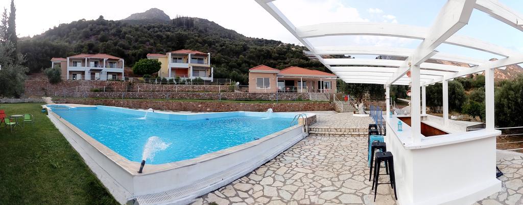 Hotel Theasis Paralia Sergoulas Exterior foto